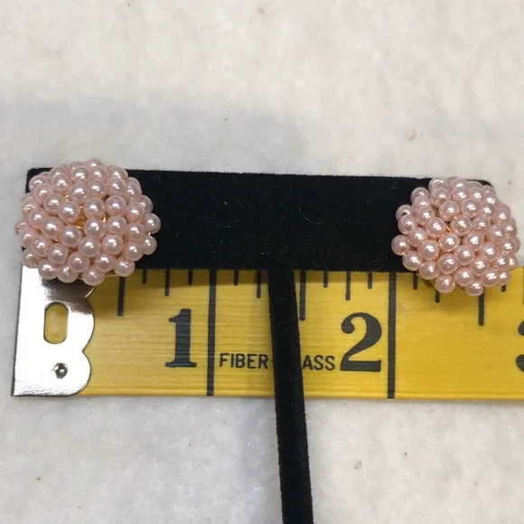 Vintage Avon Pink Seed Pearl Necklace and Earrings - Picture 6 of 7